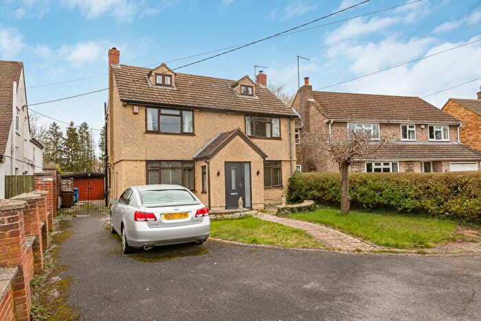 4 Bedroom Detached House For Sale In Mill Street, Kidlington, OX5
