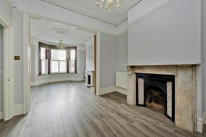 5 Bedroom Detached House To Rent In Mapesbury Road, London NW2