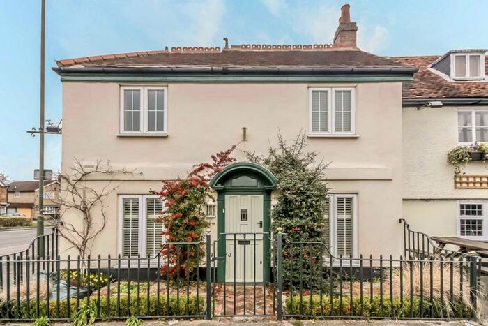 2 Bedroom House To Rent In Angel Road, Surbiton, KT7