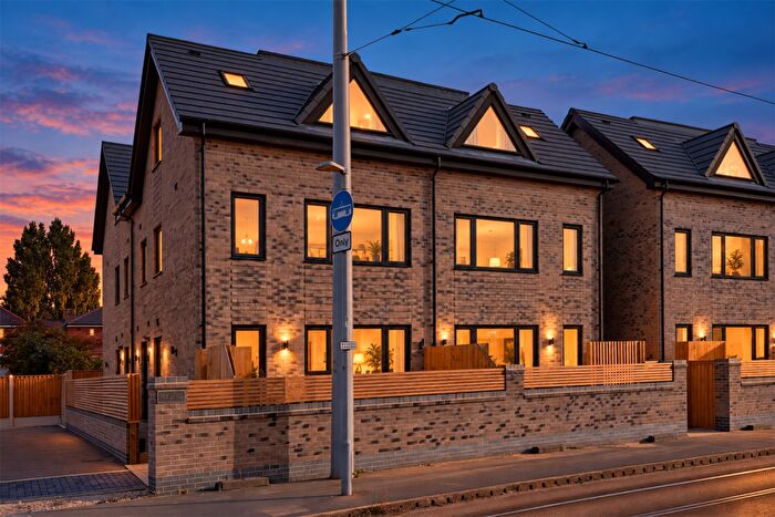 3 Bedroom Town House For Sale In Fletcher Road, Beeston, NG9