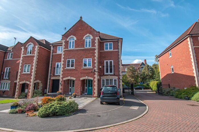 5 Bedroom Semi-Detached House For Sale In Elm Tree Gardens, Stoneygate, LE2