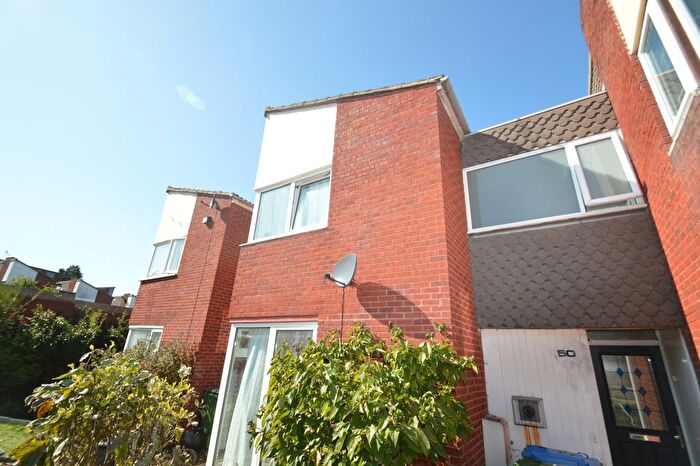 3 Bedroom Semi-detached House For Sale In Cleanthus Road, London, SE18