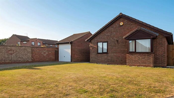 3 Bedroom Detached Bungalow For Sale In Teal Walk, Bradwell, NR31