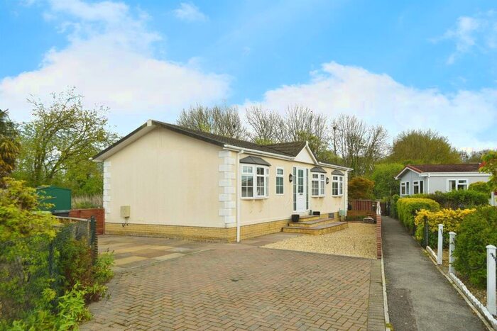 2 Bedroom Park Home For Sale In St. Johns Priory, Lechlade, GL7