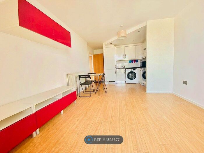 2 Bedroom Flat To Rent In The Oxygen, London, E16