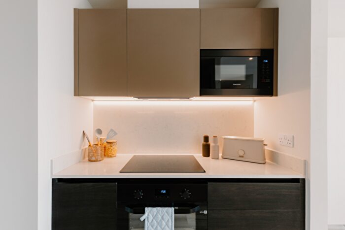 2 Bedroom Apartment To Rent In Holland Street, Glasgow, G2