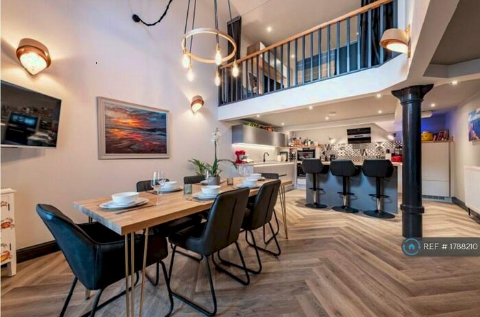 2 Bedroom Maisonette To Rent In George Morland House, Abingdon, OX14