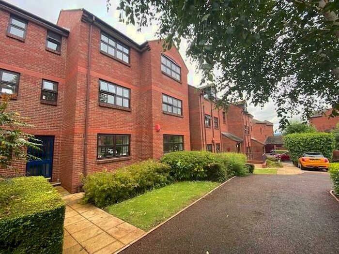 2 Bedroom Apartment To Rent In Old Mill Close, Exeter, EX2