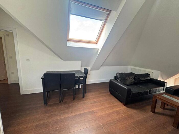 1 Bedroom Apartment To Rent In A Holbrook Road, London, E15