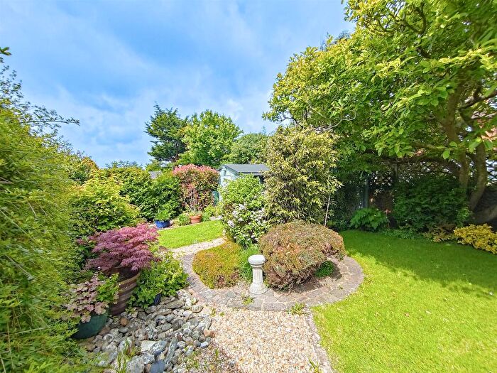 2 Bedroom Detached Bungalow For Sale In Chyngton Lane North, Seaford, BN25