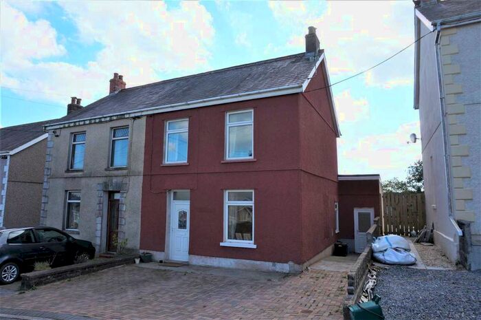 4 Bedroom Semi-Detached House For Sale In Maes Y Gelli, Heol Y Deri, Cwmgwili, Llanelli SA14