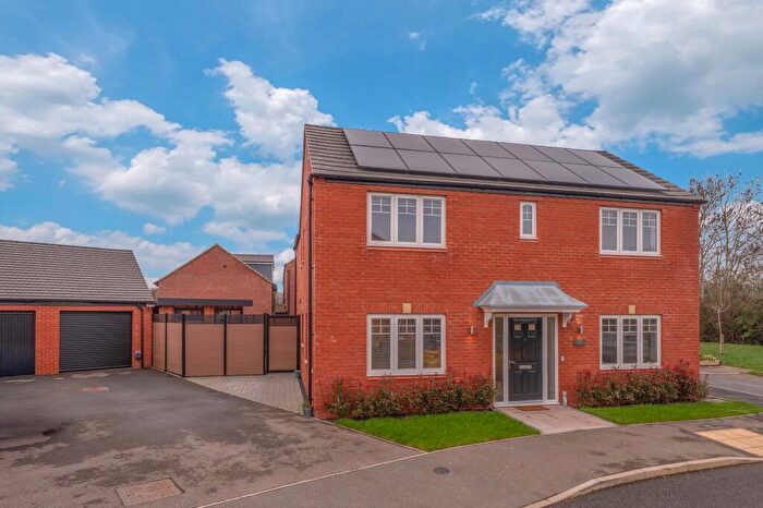 4 Bedroom Detached House For Sale In Kensington Close, Stratford-Upon-Avon, CV37