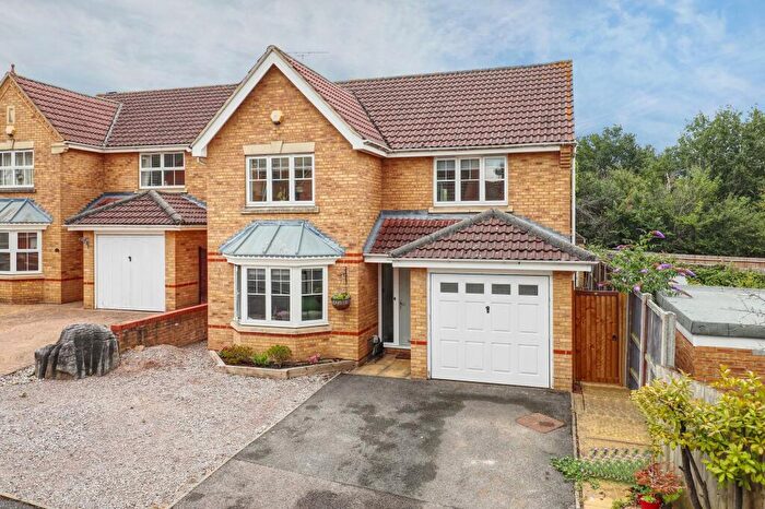 4 Bedroom Detached House For Sale In Biggs Grove Road, Cheshunt, EN7