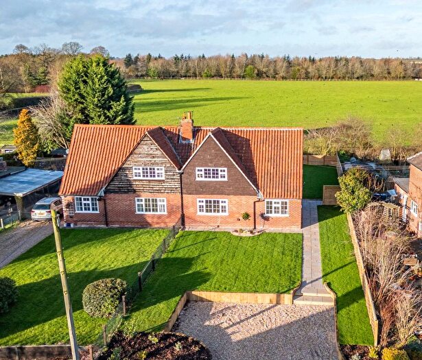 3 Bedroom Semi-Detached House For Sale In Wilmot Close, Car Colston, Nottingham, Nottinghamshire, NG13