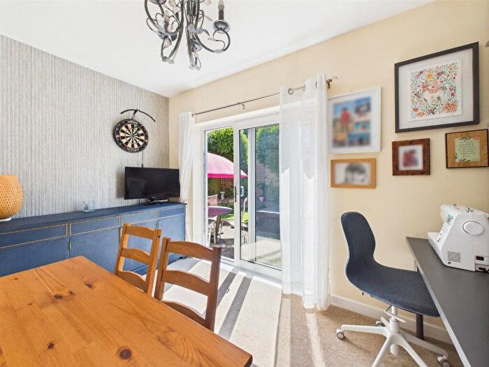 4 Bedroom Detached House For Sale In Grange Park Road, Bingley, BD16
