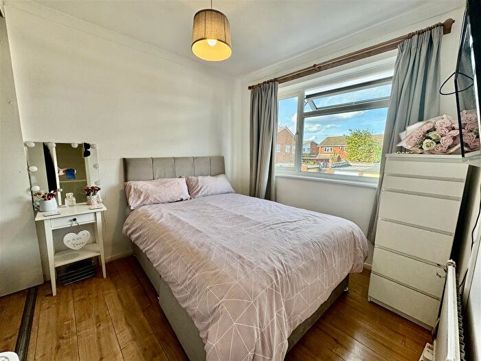 3 Bedroom Terraced House For Sale In Mark Close, Bexleyheath, DA7