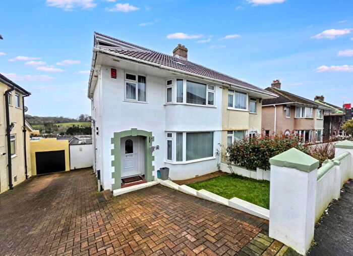 4 Bedroom Semi Detached House For Sale In Lynwood Avenue, Plymouth, PL7