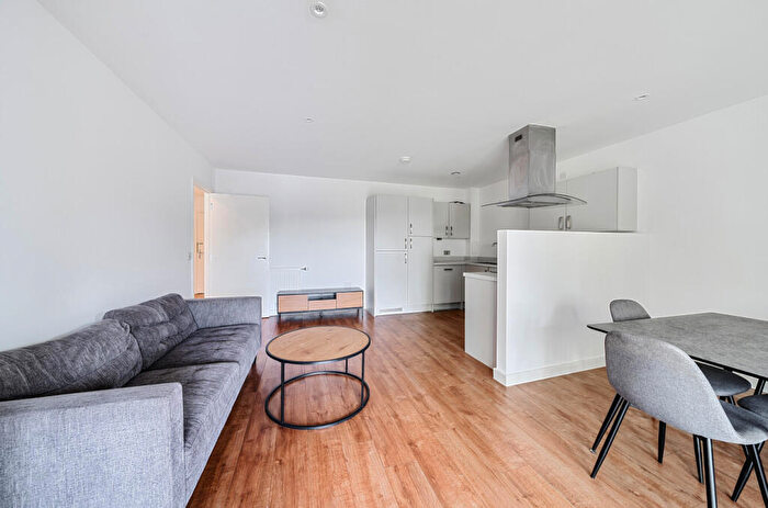 1 Bedroom Apartment To Rent In Roxborough Road, Harrow, HA1