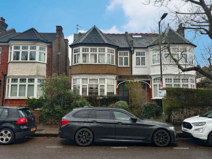 4 Bedroom Property For Sale In Grove Avenue, Finchley, London, N3