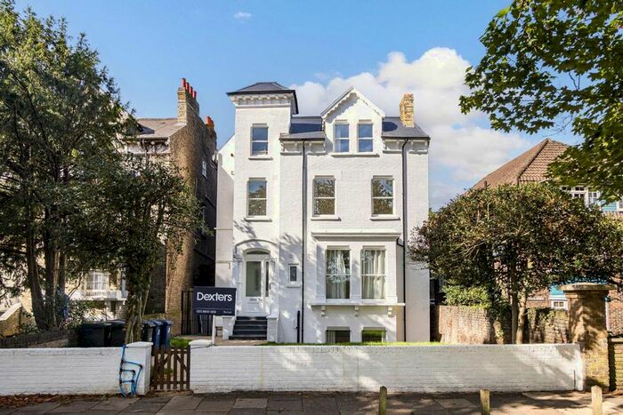 3 Bedroom Flat To Rent In The Common, London, W5
