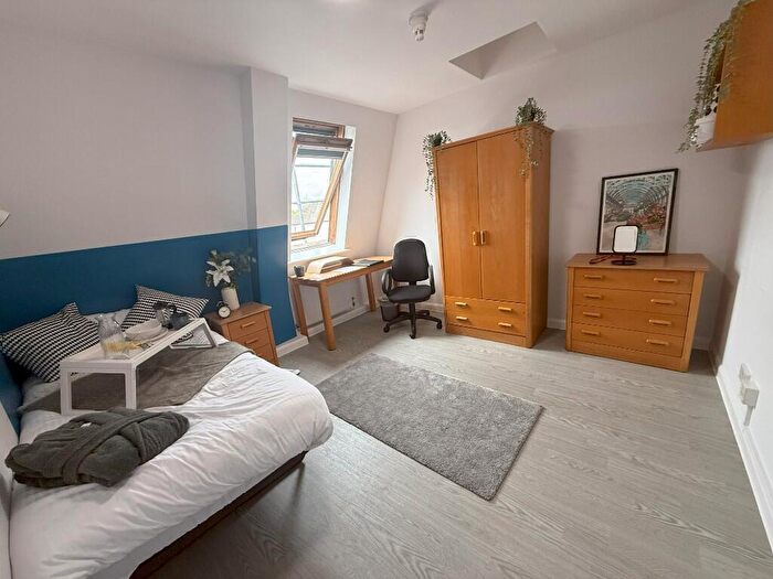1 Bedroom Private Halls To Rent In Ivy Halls, London, NW2