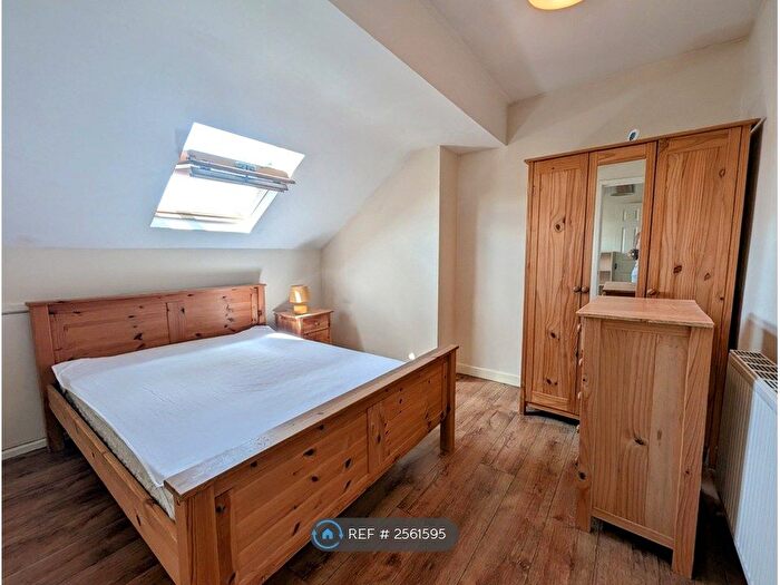 1 Bedroom Flat To Rent In Edinburgh Road, Leeds, LS12