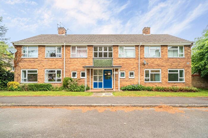 1 Bedroom Flat For Sale In Upton Close, Abingdon, OX14