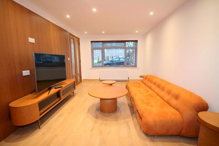 3 Bedroom House To Rent In Beult Road, Crayford, DA1