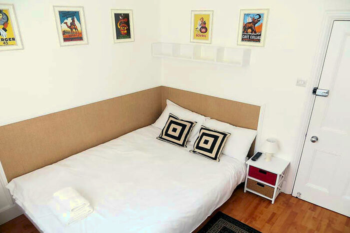 Flat To Rent In Fulham Palace Road, Hammersmith, London W6