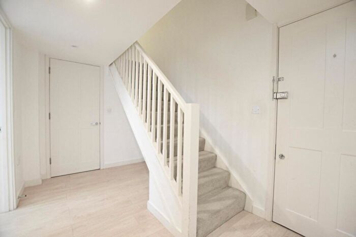 2 Bedroom Flat To Rent In Holbrook Road, Stratford, E15
