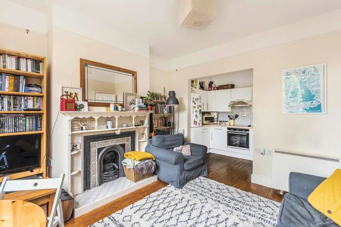 1 Bedroom Flat To Rent In Abingdon, Oxfordshire, OX14