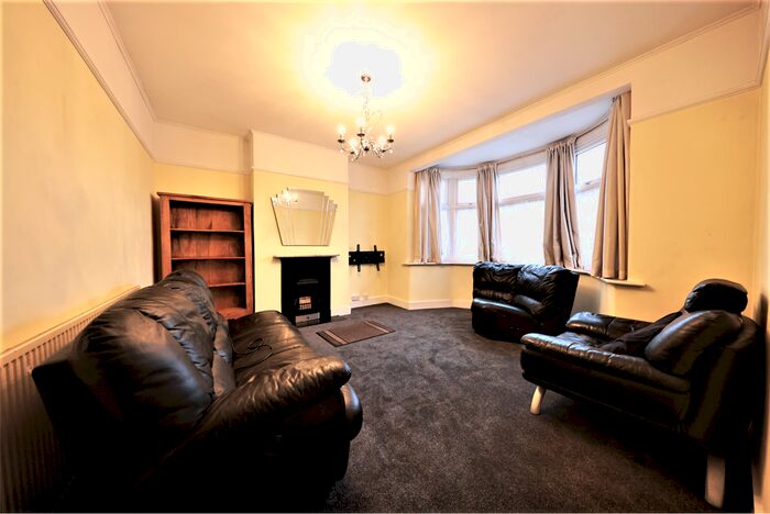 3 Bedroom Terraced House To Rent In Woodford Avenue, Redbridge, Ilford, Essex IG4