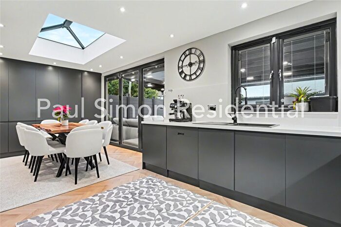 4 Bedroom End Terrace House For Sale In Longfield Avenue, Enfield, EN3