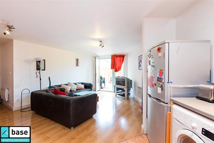 2 Bedroom Flat To Rent In Theatre Building, Paton Close, Bow, E3