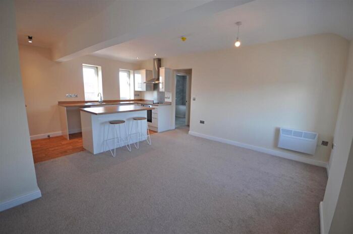 1 Bedroom Apartment To Rent In Field Road, Thorne, Doncaster, DN8