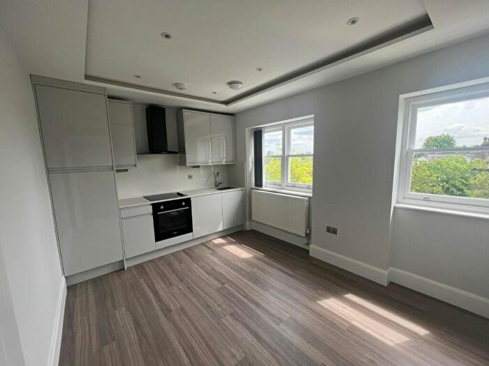 1 Bedroom Flat To Rent In Camden Road, London, N7