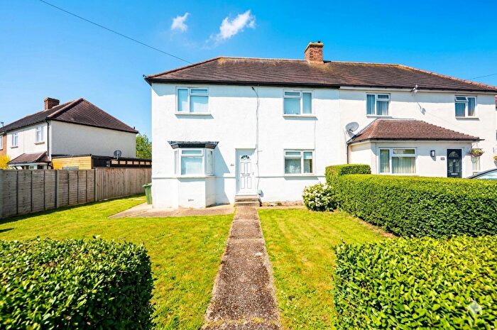 4 Bedroom Semi Detached House To Rent In Worcester Road, Guildford, GU2