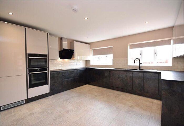 4 Bedroom Detached House To Rent In Shadwell Park Avenue, Shadwell, Leeds, LS17