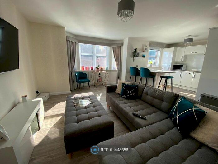 2 Bedroom Flat To Rent In Albury Mansions, Aberdeen, AB11