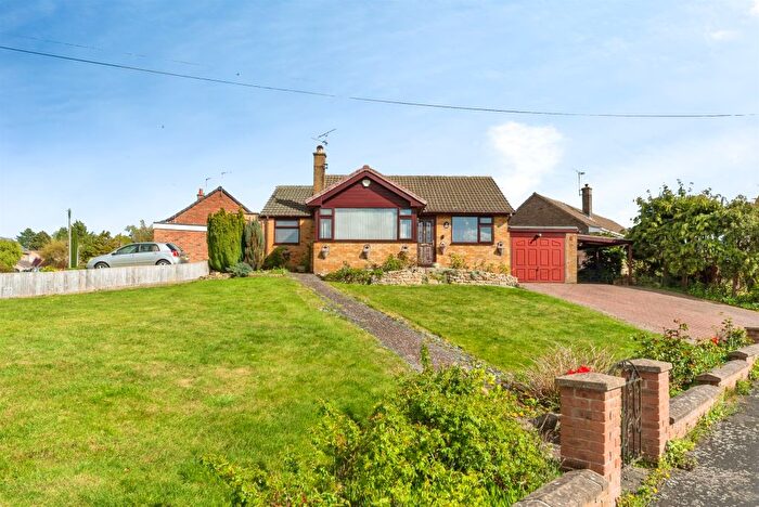 2 Bedroom Detached Bungalow For Sale In Bridge End Grove, Grantham, NG31