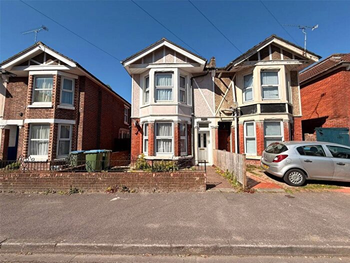 5 Bedroom Semi Detached House To Rent In Devonshire Road, SO15