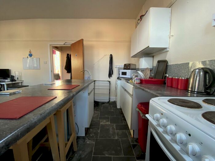 1 Bedroom Flat To Rent In Llanbleddian Gardens, Cathays, CF24