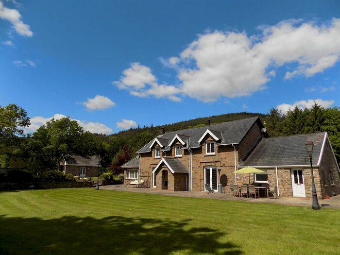 6 Bedroom Farm For Sale In Pentreclwyda, Resolven, Neath, Neath Port Talbot., SA11