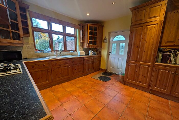 4 Bedroom Detached House To Rent In Harrow Road, NG8