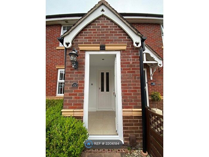 3 Bedroom Semi-Detached House To Rent In Pebworth Avenue, Solihull Birmingham, B90