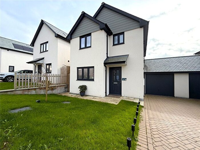 3 Bedroom Link Detached House To Rent In Oakwood Drive, Bodmin, Cornwall, PL31