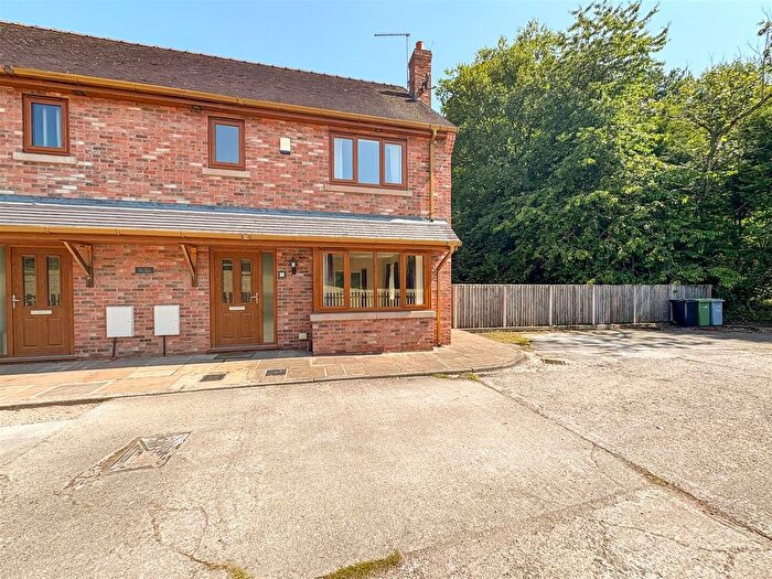3 Bedroom Semi-Detached House For Sale In Castle Inn Road, Congleton, CW12