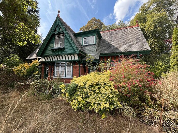 3 Bedroom Property For Sale In North Lodge, Cliveden Road, Taplow, Maidenhead, Berkshire, SL6