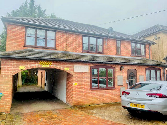 1 Bedroom Apartment To Rent In Albert Court, Portswood, SO17