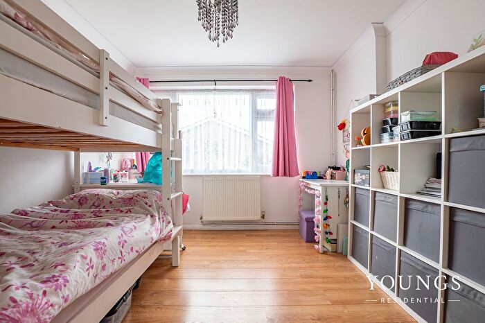 2 Bedroom Terraced Bungalow For Sale In The Goslings, Shoeburyness, SS3